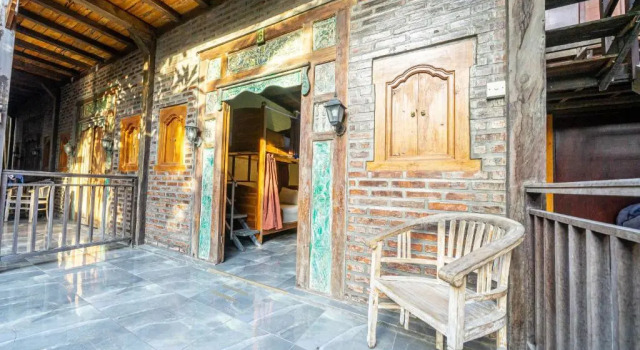Кровать в общем номере Tropical Canggu Hostel
