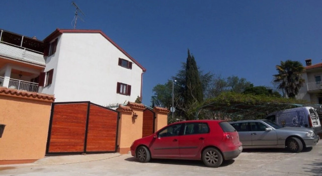Nice Bungalow With Shared Swimming Pool and Enclosed Garden With Bbq, Pula 5 km Away, Забронировать Дом для отпуска Виллы Винкуран, Вилла