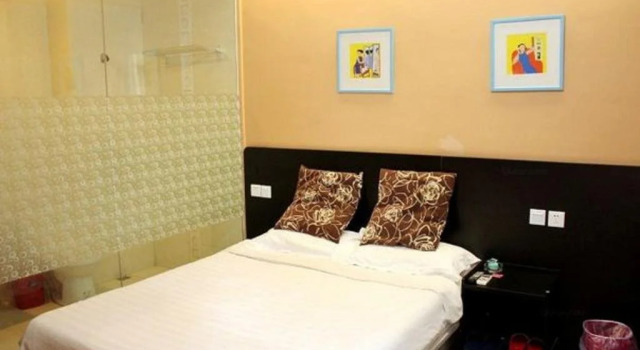 Jinzhou Yueyuan Hotel, Book Hotel Hotels in Liaoning with Parking, Parking