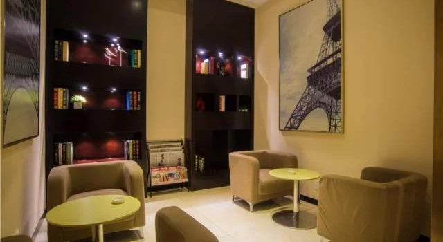 City Comfort Inn Hechi Nandan, Book Hotel Hoteller i Hechi med parkering, Parkering