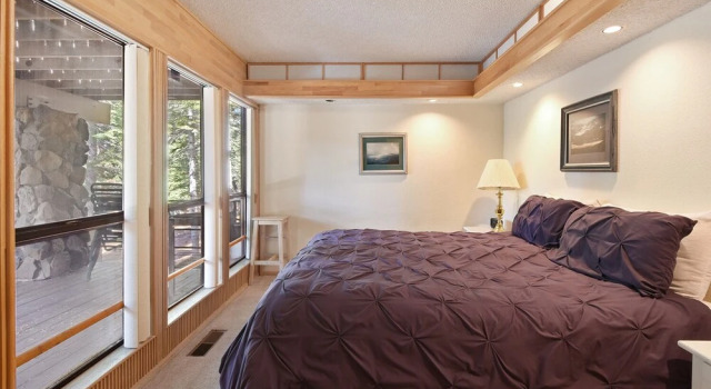 Sunset Lodge