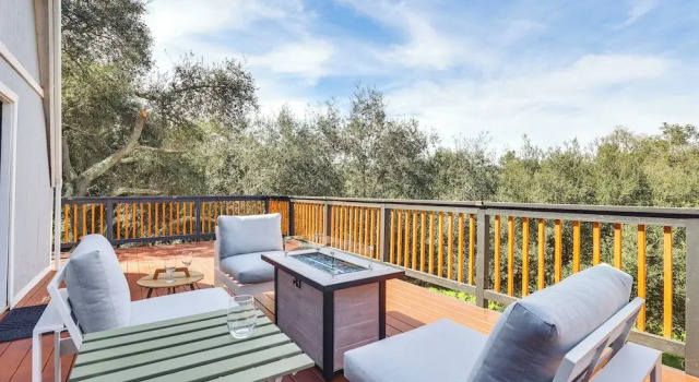Коттедж North San Diego Retreat W/deck, Fire Pit Table!