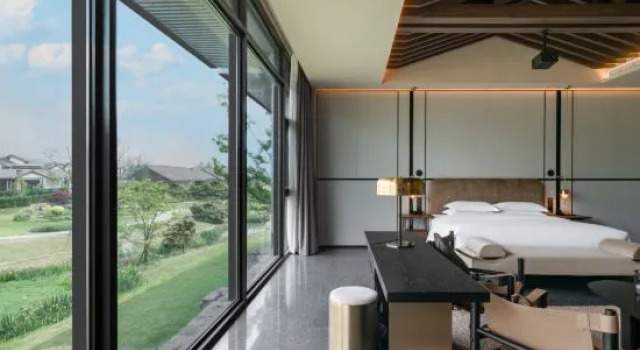 Люкс с красивым видом из окна Emei Utopia Hentique Resort