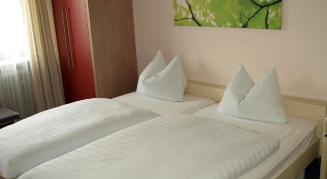 Gasthof zur Sonne, Buchen Sie Hotel Jettingen-Scheppach 