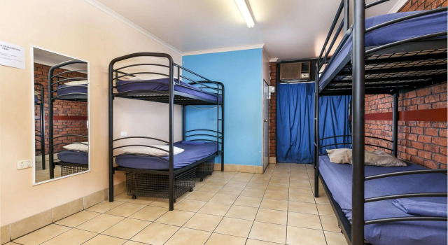 Haven Backpacker Resort, Забронировать Курортный отель Алис-Спрингс Северная Аделаида, рядом с Гольф-клуб Alice Springs