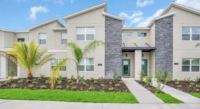 Brand New Storey Lake Resort With Water Slides 4 Bedroom Townhouse by RedAwning, Rezerwuj Ośrodek wypoczynkowy Kissimmee Kissimmee