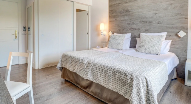 Двухместный номер Standard с видом на горы Hotel Illa dOr & Club Apts Sup
