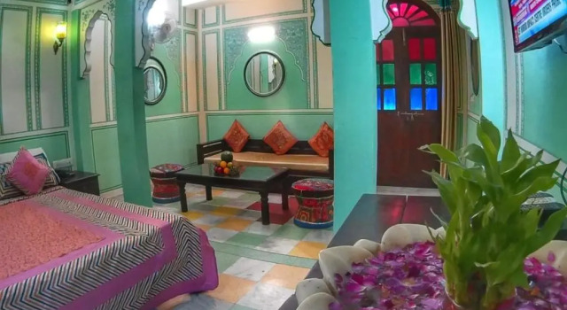 Номер Comfort Rani Mahal Hotel