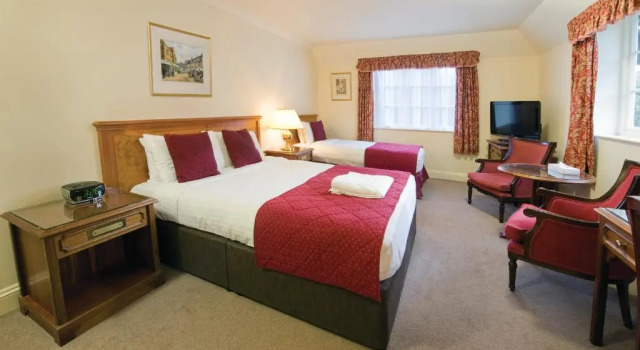 Трёхместный номер Orton Hall Hotel & Spa