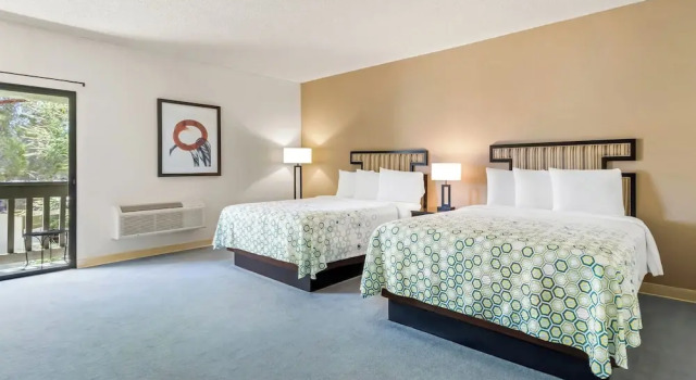Четырёхместная студия Red Roof Inn Ridgecrest