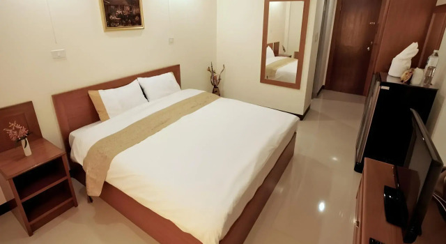Rafael Mansion Bangkok Aiport
