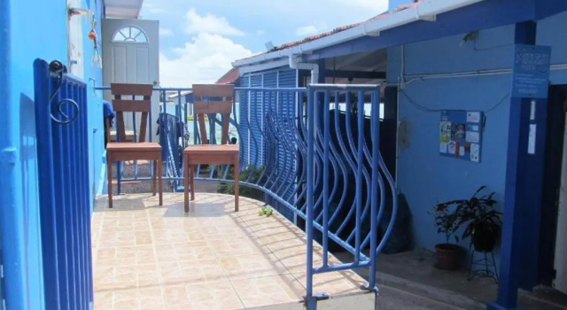 Кровать в общем номере Millers Guest House