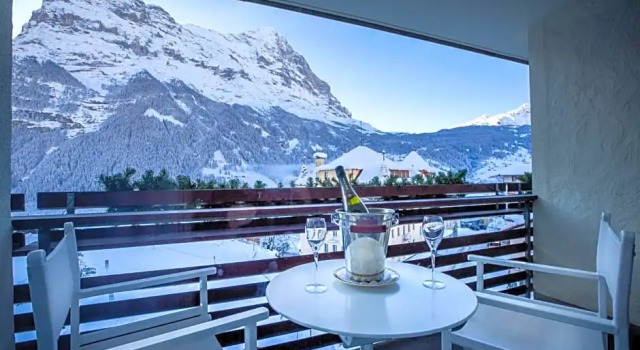 Номер Superior с балконом Hotel Kreuz & Post Grindelwald