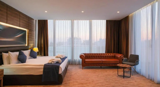 Ekor Elegance Hotel