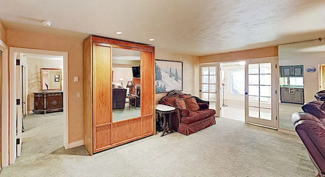 Ski-in/ski-out W/ Pool & Hot Tub 2 Bedroom Condo