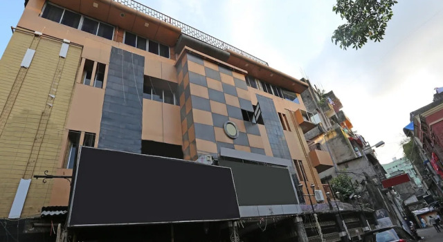 OYO 15971 Heera Holiday Inn