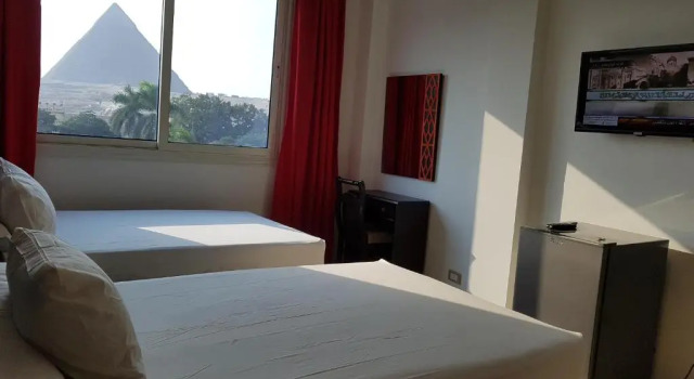 Трёхместный номер Sahara Pyramids Inn