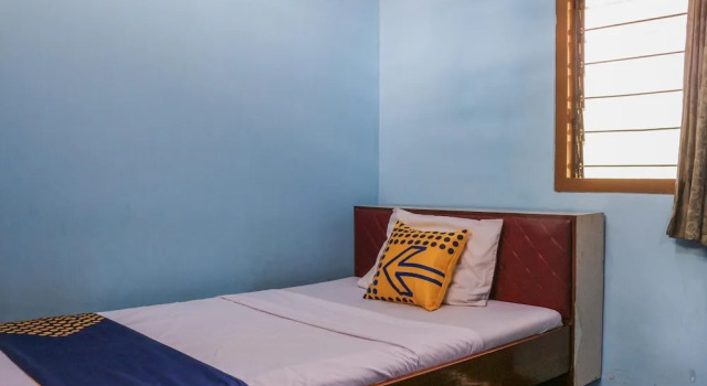 Camera Standard OYO Life 1708 Hotel Budi Famili 1 Syariah
