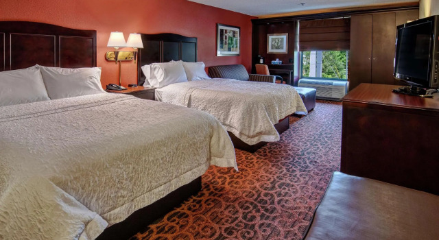 Четырёхместный номер Standard Hampton Inn Ashland