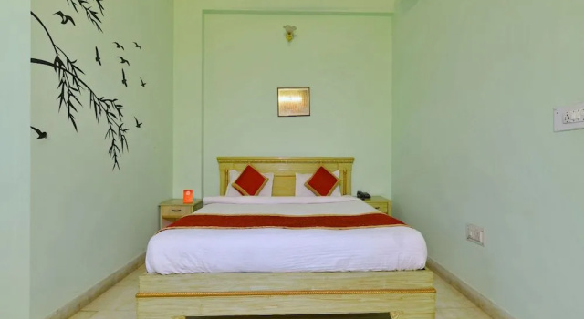 OYO 8051 Hotel Don Jon, Забронировать Отель Отели штата Раджастхана с парковкой, Парковка