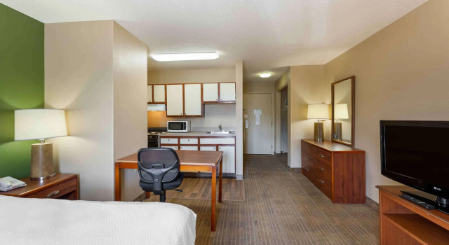 Люкс Suburban Studios Copley Akron West