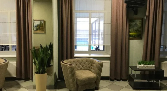 Alexandrovskiy Hotel, Book Hotel Hoteller i Nikolayev med parkering, Parkering