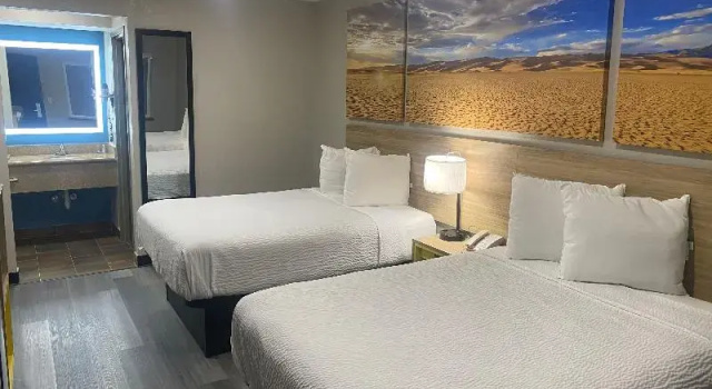 Четырёхместный номер Standard Days Inn by Wyndham El Paso West
