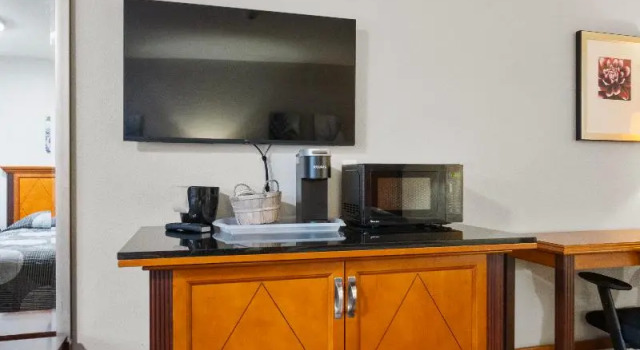 Четырёхместный номер Standard Basecamp Puyallup a Travelodge by Wyndham