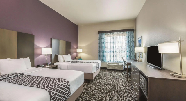 Четырёхместный номер Standard La Quinta Inn & Suites by Wyndham Enid
