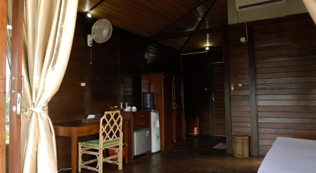 Froggies Divers Resort