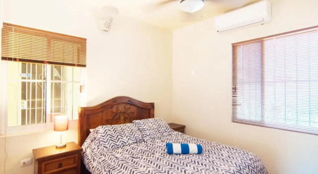 Beachfront 2BR Condo in Playa I Steps to 5th Ave!, Забронировать Апартаменты/квартира Апартаменты Плая-дель-Кармен, рядом с Пляжный клуб Mamitas, Апартаменты/квартира