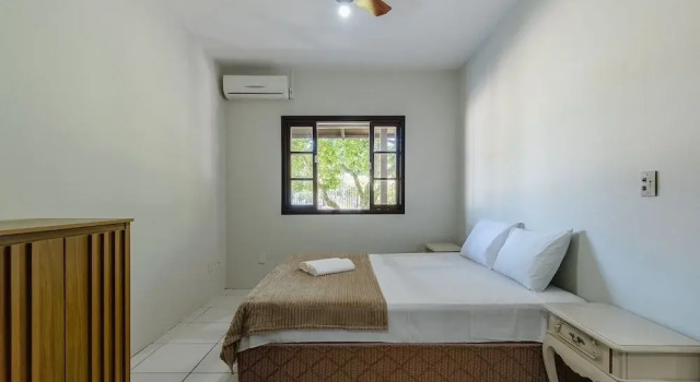 Вилла 3BR Home w/ BBQ 140m From the Beach Rae0126