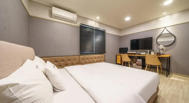 Tongyeong Hotel VOLE, Забронировать Отель Отели Кодже с парковкой, Парковка