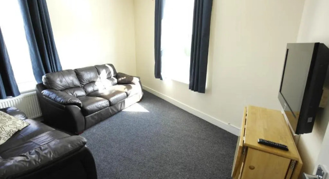 55A Derbyshire Lane, Забронировать Апартаменты/квартира Отели Шефилд с парковкой, рядом с The Play Arena, Парковка