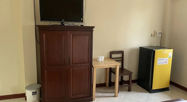 Prakaithong Hotel Phang Khon, Varaa Hotelli Hotellit North-Eastern Thailand pysäköinnillä, Pysäköinti
