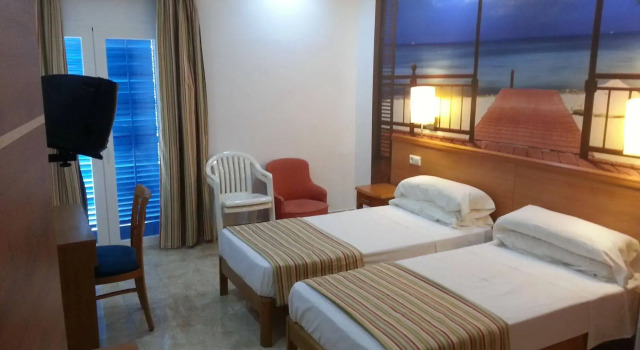 Hotel Vedrá, Book Hotel Sant Antoni de Portmany 