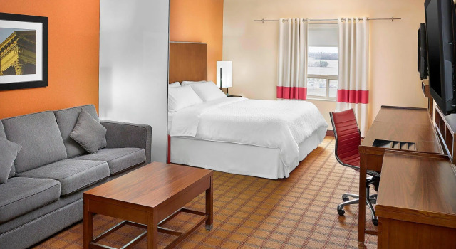 Двухместный номер Standard Four Points by Sheraton Edmonton Gateway