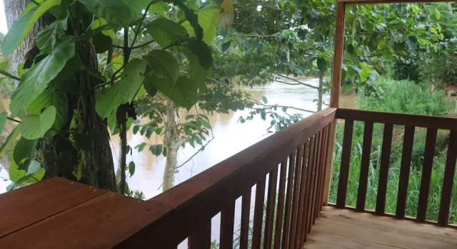 Одноместный номер Standard с балконом и с видом на реку Spirit Garden Guesthouse