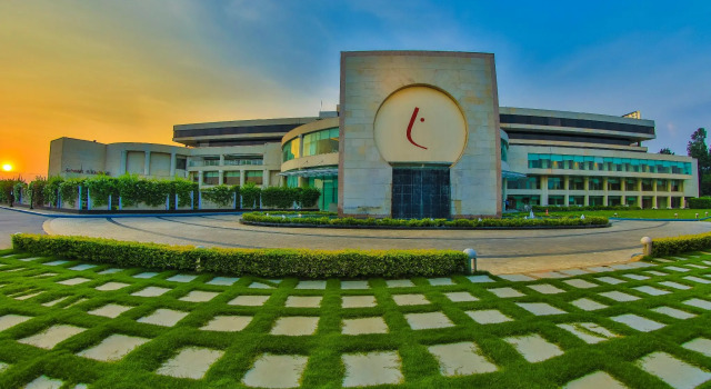 Номер Deluxe Отель The Lalit Chandigarh