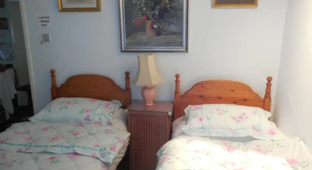 The Tulip Tree Guest House, Забронировать Гостевой дом Уилмслоу Чешир