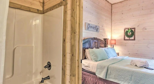 'Madison Bear Garden' 7Bdr w/Hot Tub + Pool Access