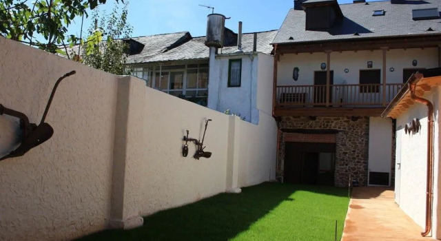 Casa Rural El Almendro De Maria, Забронировать Отель Понферрада El Bierzo