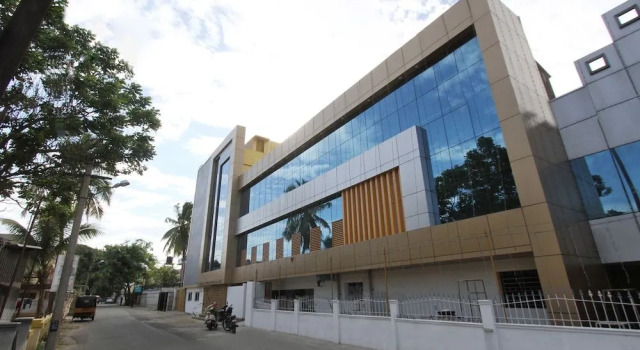 Oyo 44203 Sri Manis Residency