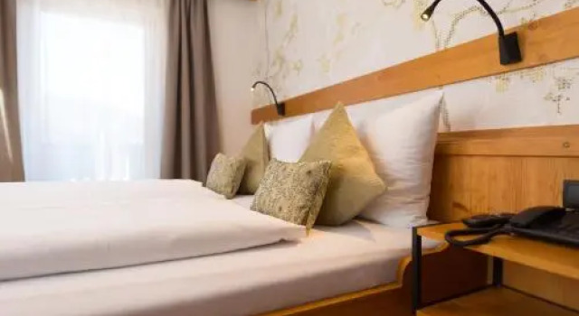 Hotel Vierjahreszeiten, Foglalás Szálloda Flachau Salzburger Sportwelt