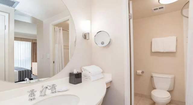 Люкс Sandman Signature Vancouver Airport Hotel & Resort