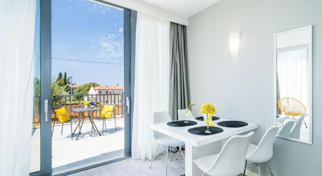Студия Comfort с балконом Apartments ZoomZoom