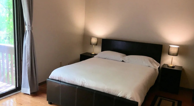Beautiful Lakeside House Near Camelback, Book Hotel Stroudsburg Alpine Mountain
