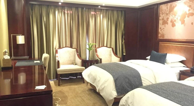 Jinling Mingdu Hotel Changzhou, Book Hotel Hoteller i Tianning med parkering, Parkering