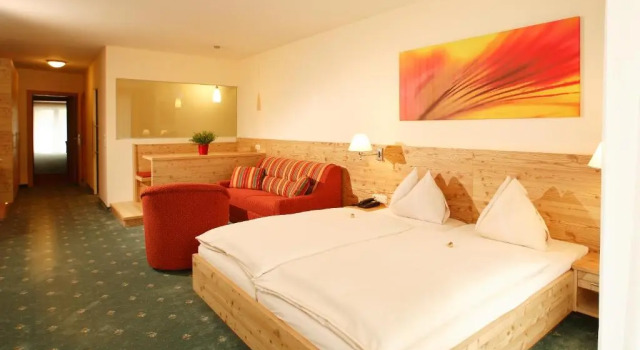 Полулюкс Hotel Leonhard
