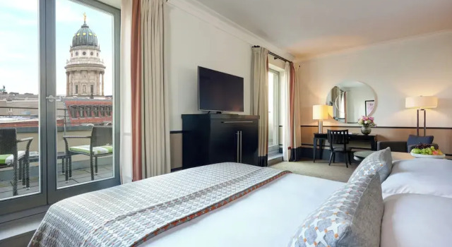 Номер Deluxe с балконом Hotel De Rome Berlin